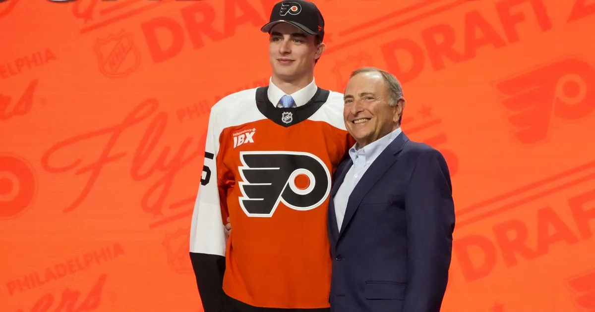 Draft NHL: Flyers Ambil Winger Kuat Porter Martone di Urutan Keenam