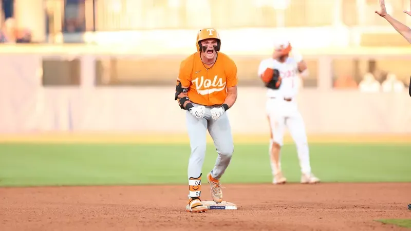 #14/21 Vols Menangi Laga Mendebarkan Extra-Inning Atas #2/2 Texas
