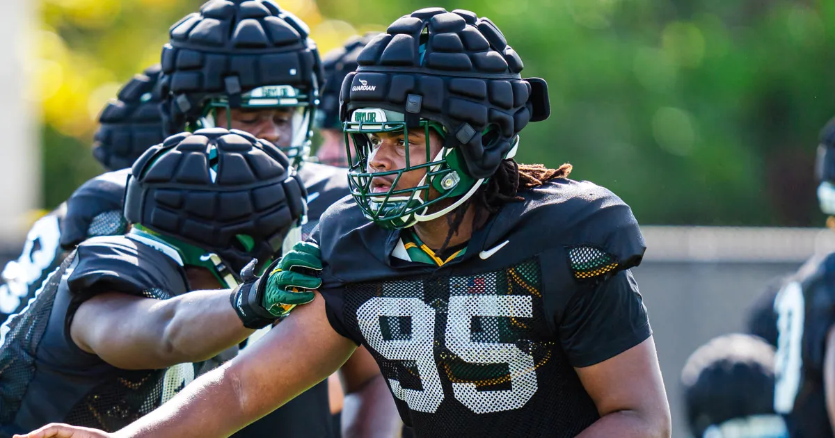 Pemain Bertahan Baylor Alex Foster Meninggal di Usia 18 Tahun