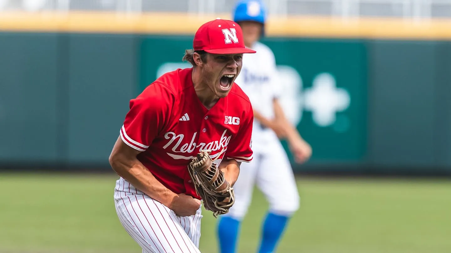 BERTURUT-TURUT: Nebraska Lampaui UCLA untuk Menangi Turnamen Bisbol Big Ten