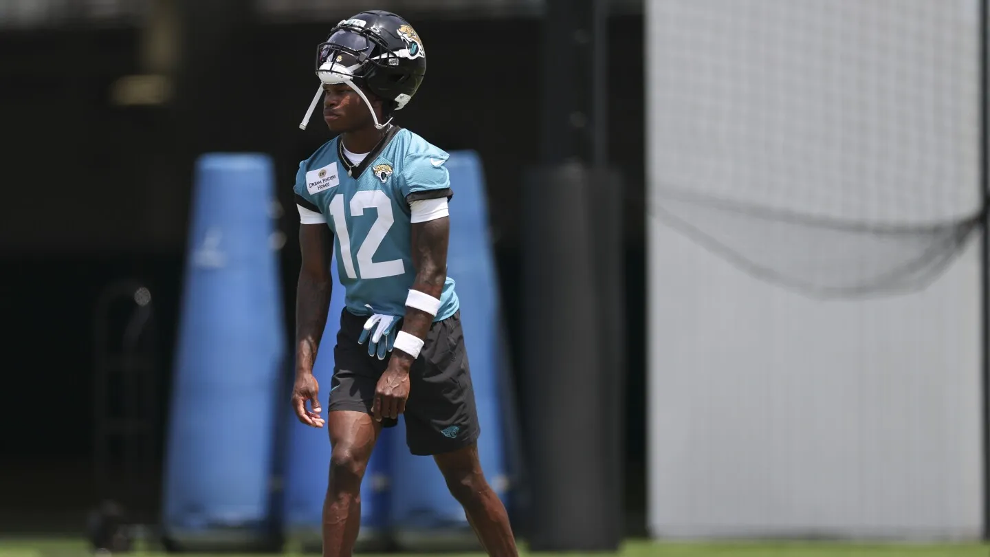 Travis Hunter tidak akan berlatih dua posisi di hari yang sama selama OTAs