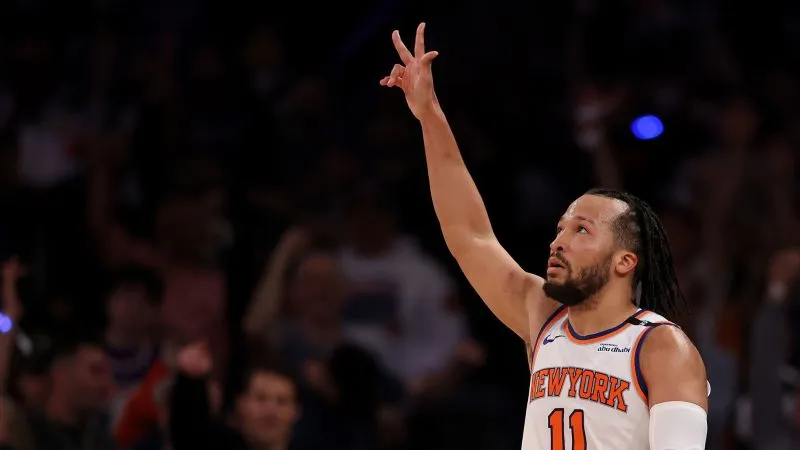 Berikut beberapa pilihan terjemahan untuk judul tersebut, dengan sedikit variasi gaya namun tetap mempertahankan makna aslinya:

*   **New York Knicks Melaju Mudah Melewati Boston Celtics untuk Mencapai Final Wilayah Timur untuk Pertama Kalinya dalam 25 Tahun** (Pilihan ini menekankan kemudahan kemenangan Knicks)

*   **New York Knicks Kalahkan Boston Celtics dan Lolos ke Final Wilayah Timur untuk Pertama Kalinya dalam 25 Tahun** (Pilihan ini lebih sederhana dan langsung)

*   **Setelah 25 Tahun, New York Knicks Akhirnya Tembus Final Wilayah Timur Usai Kalahkan Boston Celtics** (Pilihan ini menekankan lamanya penantian Knicks)

Pilihan mana yang terbaik tergantung pada nuansa yang ingin Anda tekankan.