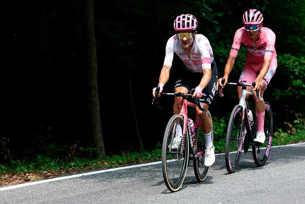 "Kadang Menang, Kadang Kalah" - Isaac del Toro Menantang dalam Kekalahan di Giro d'Italia Setelah Pertempuran Taktis dengan Richard Carapaz Berantakan