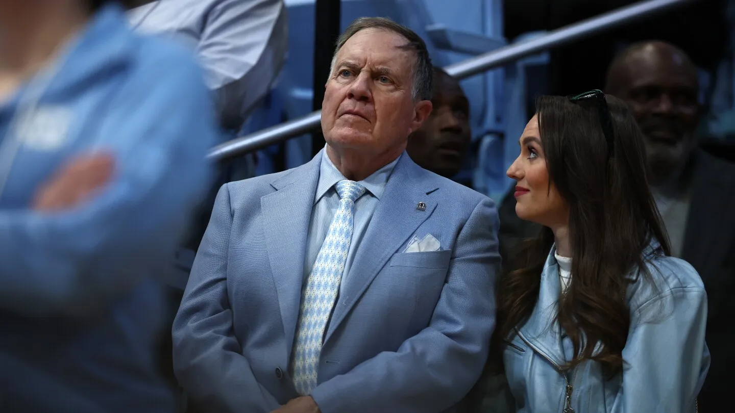Laporan: Jordon Hudson Mengatakan Kepada Setidaknya Satu Orang Bahwa Dia dan Bill Belichick Bertunangan